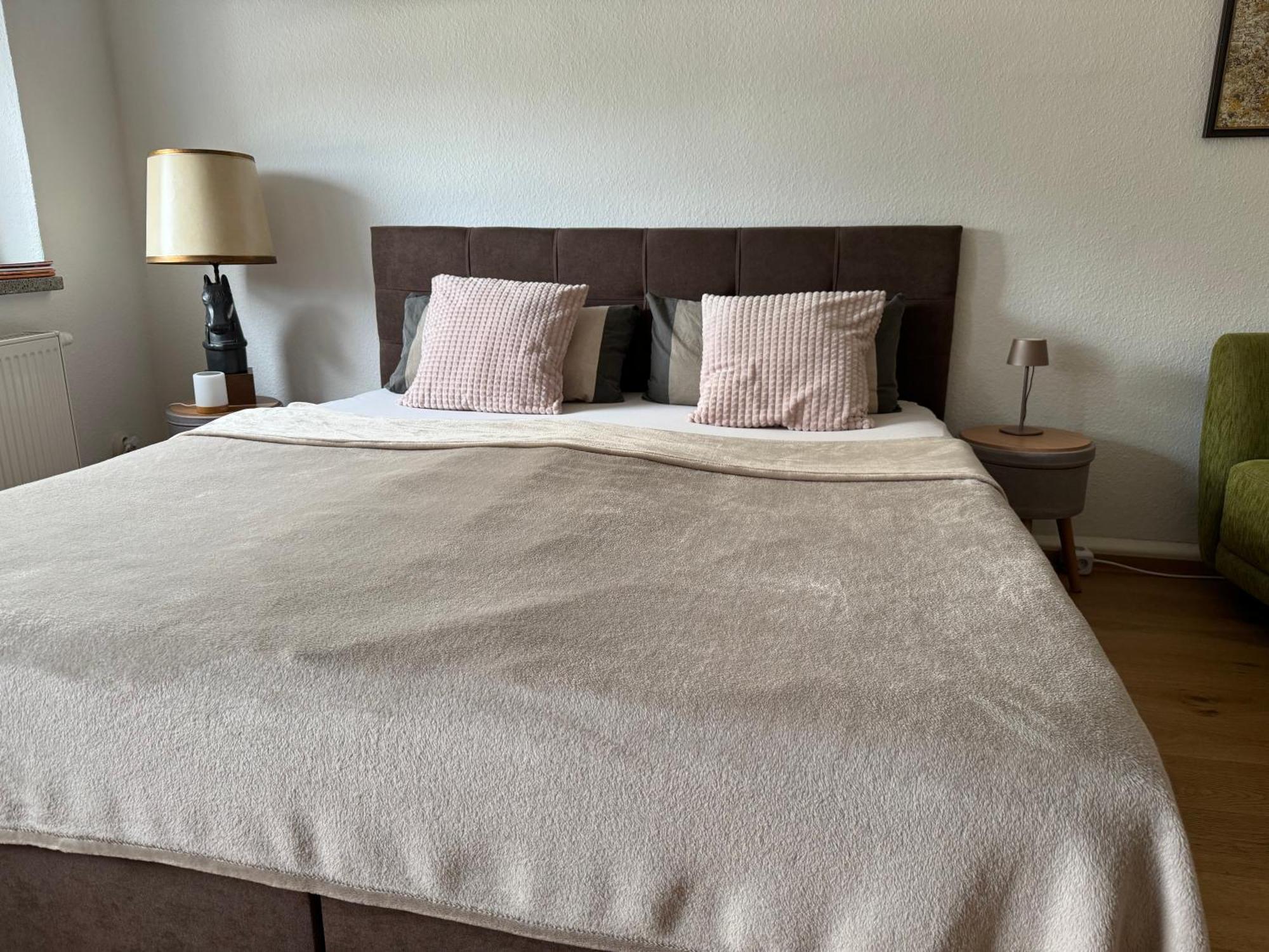 Schoene Ferienwohnung Mit Kostenlosem Parkplatz 科特布斯 外观 照片